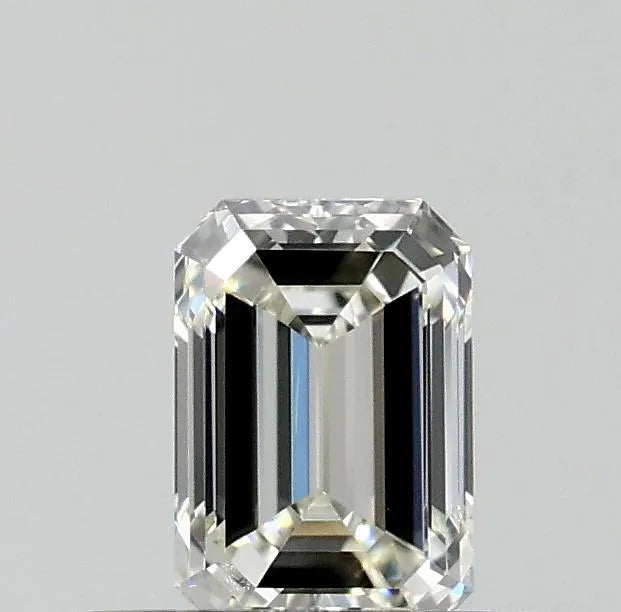 0.30ct Emerald Natural Diamond (Colour J, Clarity VS2, GIA Certified)