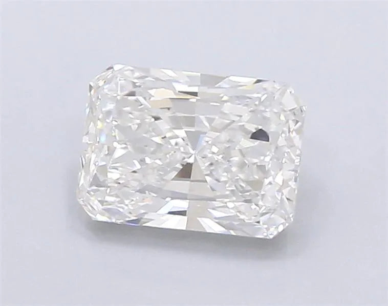 3.06ct Radiant Lab Grown Diamond (Colour E, Clarity VVS2, IGI Certified)